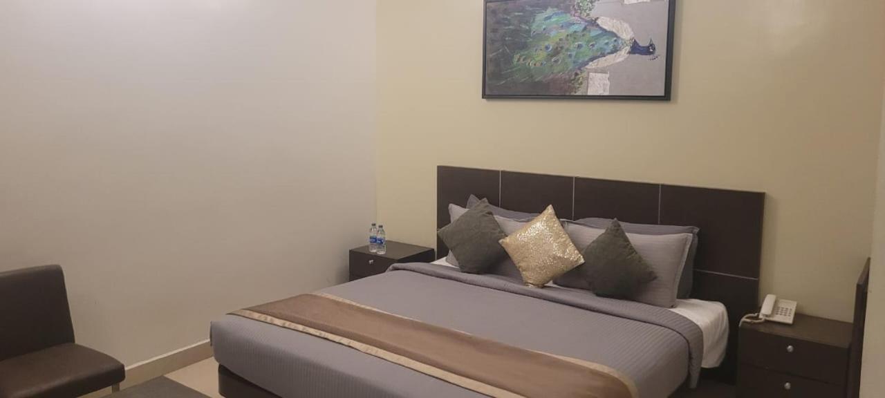 B8 Hotel Csennai Kültér fotó