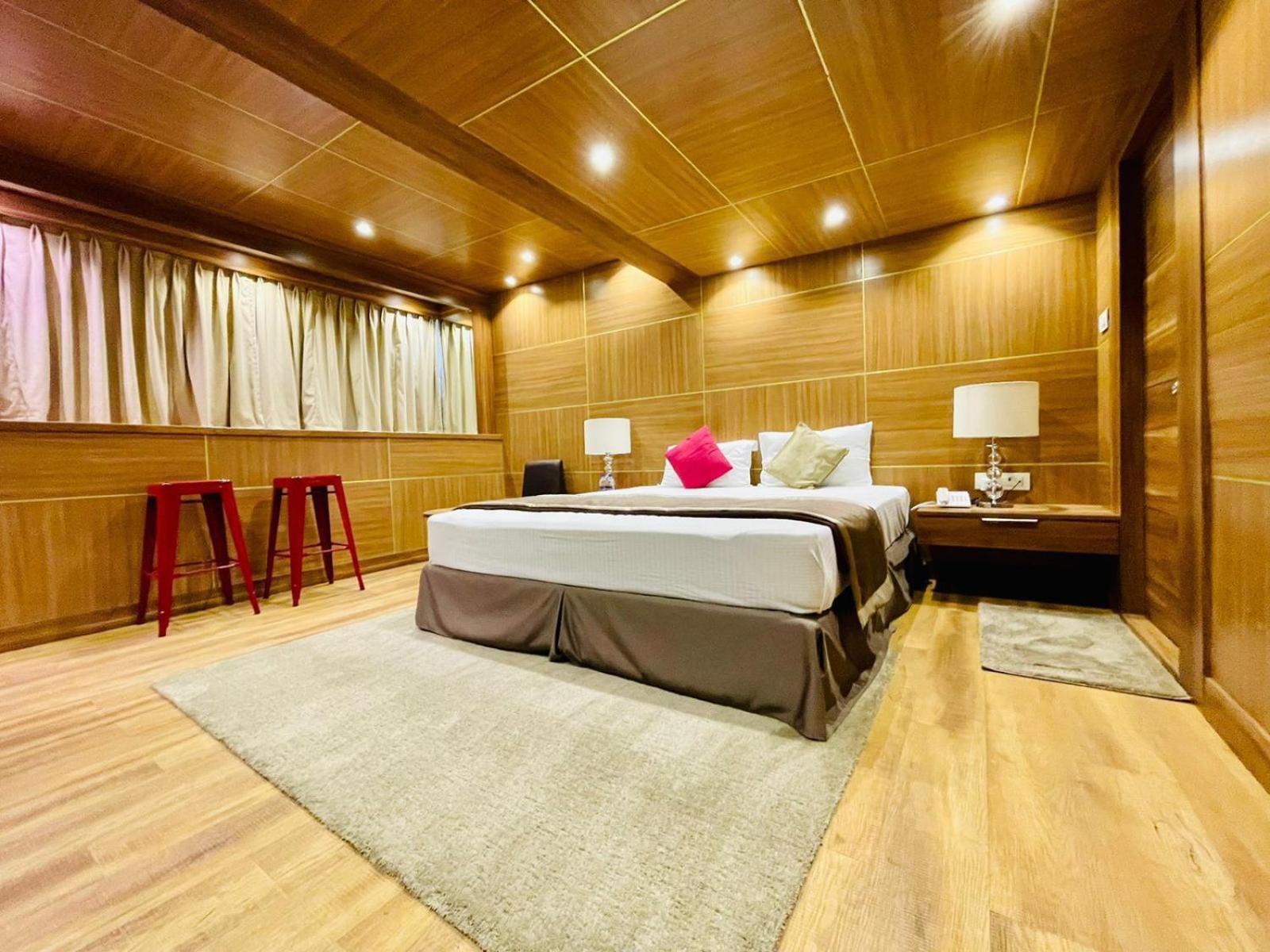 B8 Hotel Csennai Kültér fotó