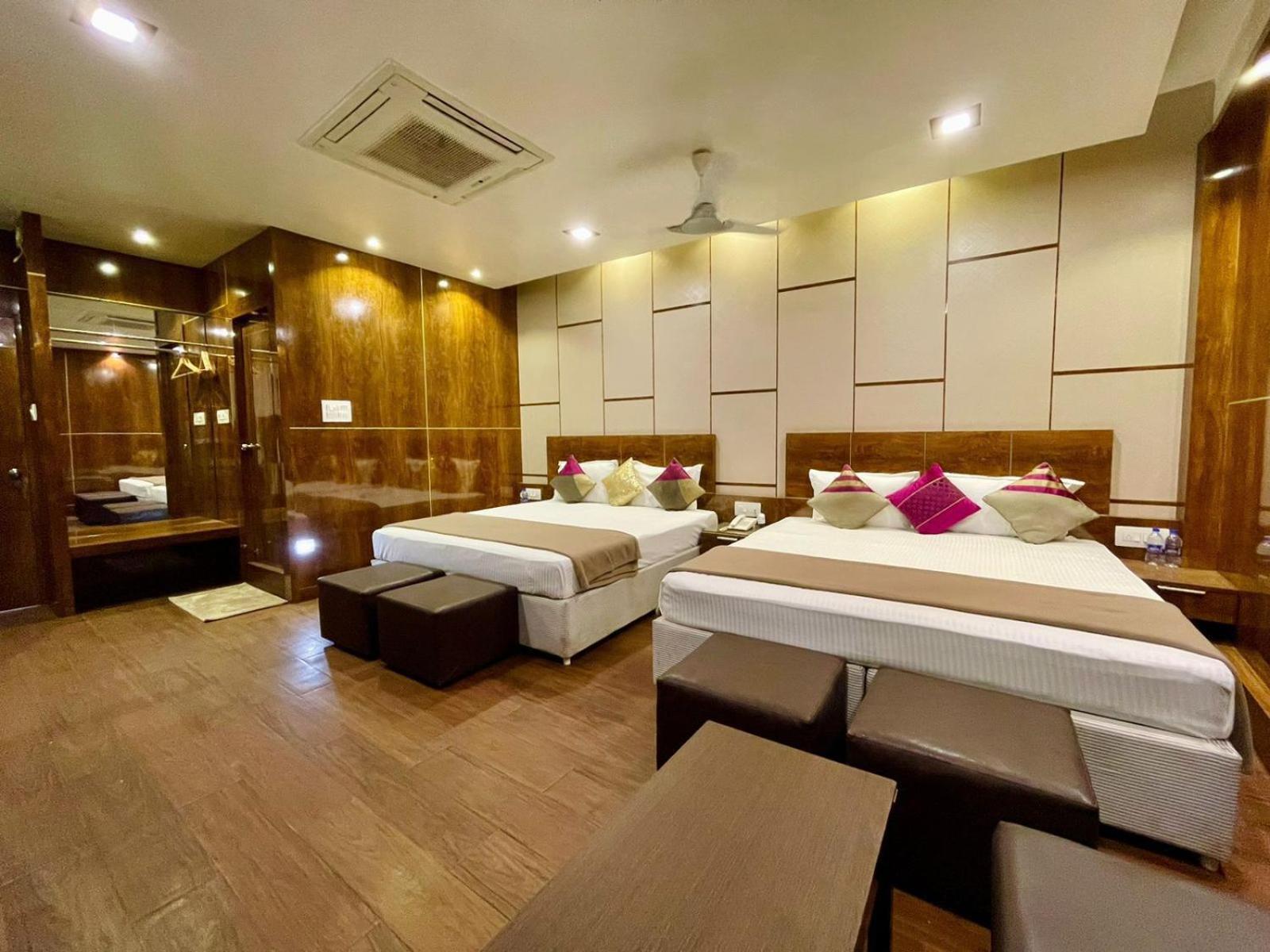 B8 Hotel Csennai Kültér fotó